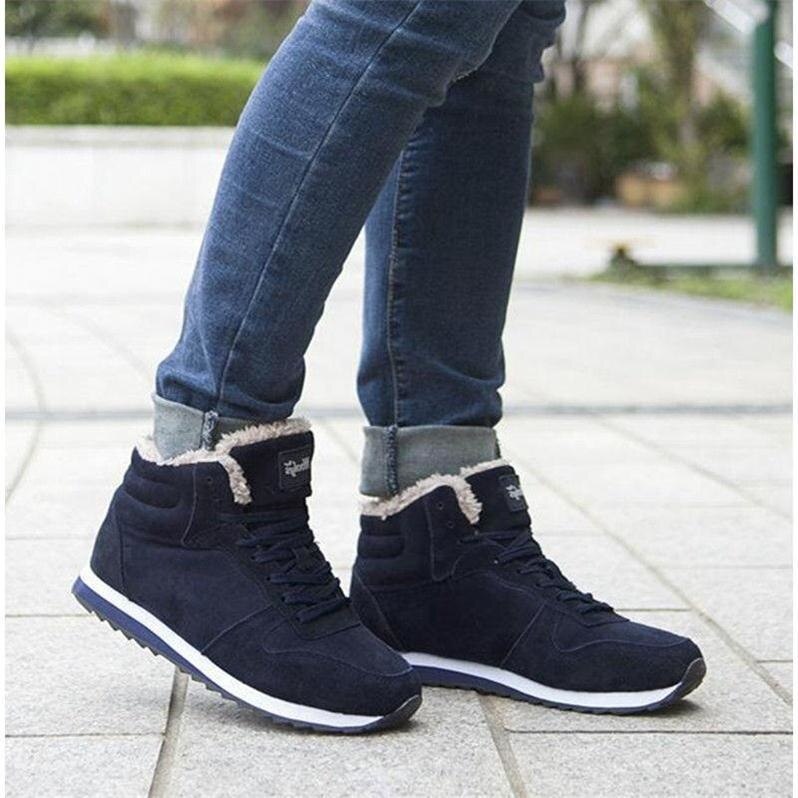 Stylische Damenkleidung aus Kunstleder - IdealeKleiden