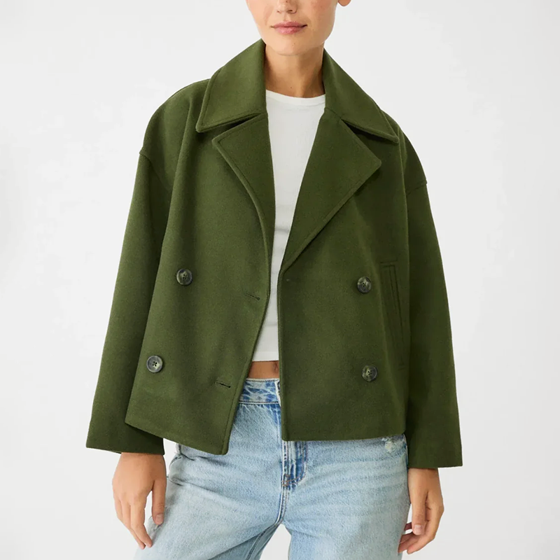 Manteau court doublé col revers moderne