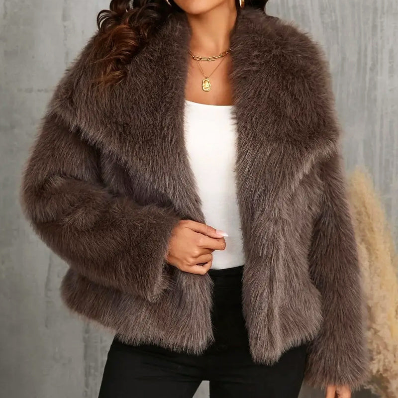 Veste courte en fausse fourrure tendance Col oversize