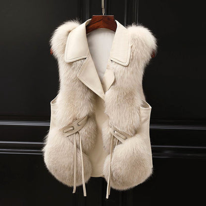 Gilet élégant en fausse fourrure avec cordon et col à revers