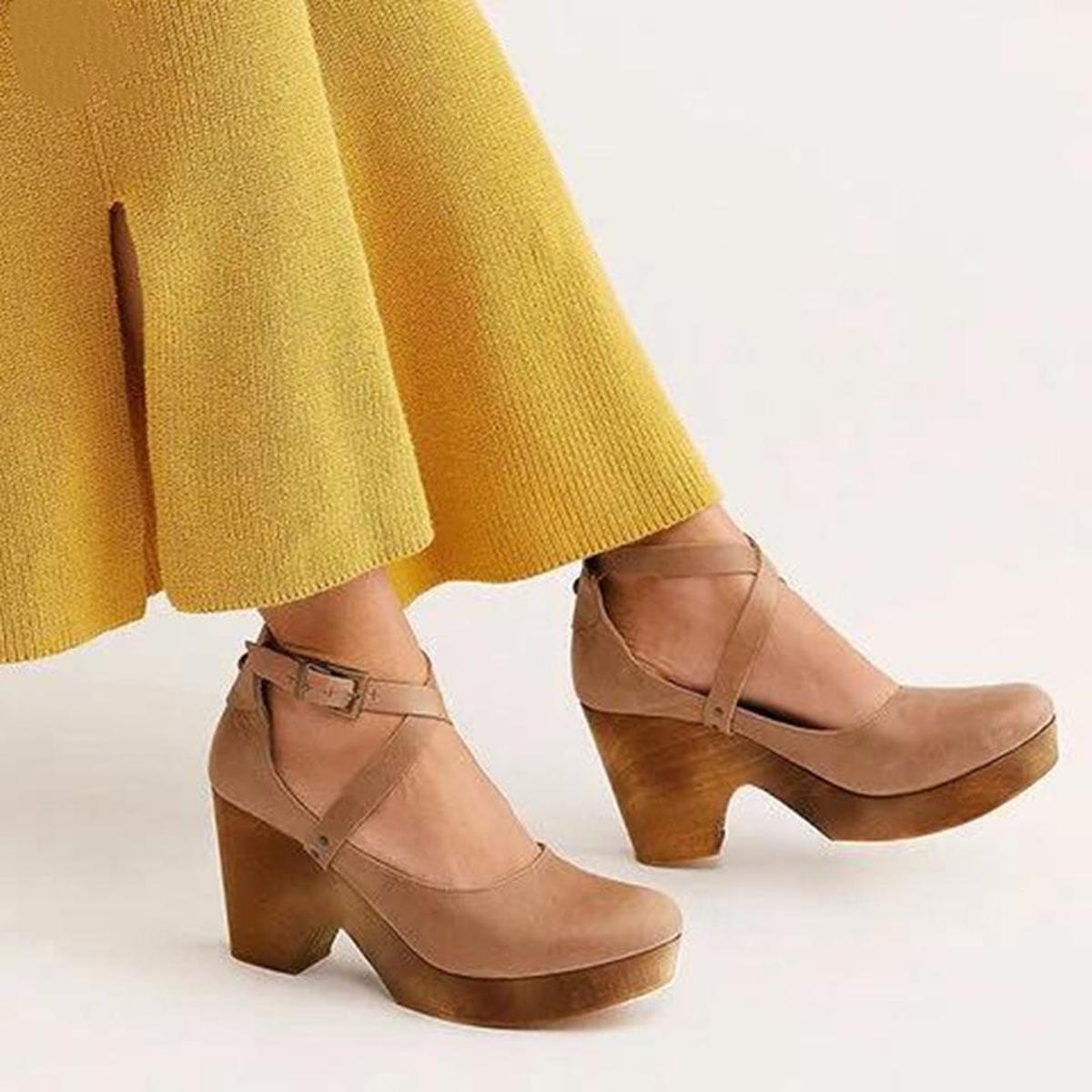Chaussures compensées pour femmes avec bride à la cheville