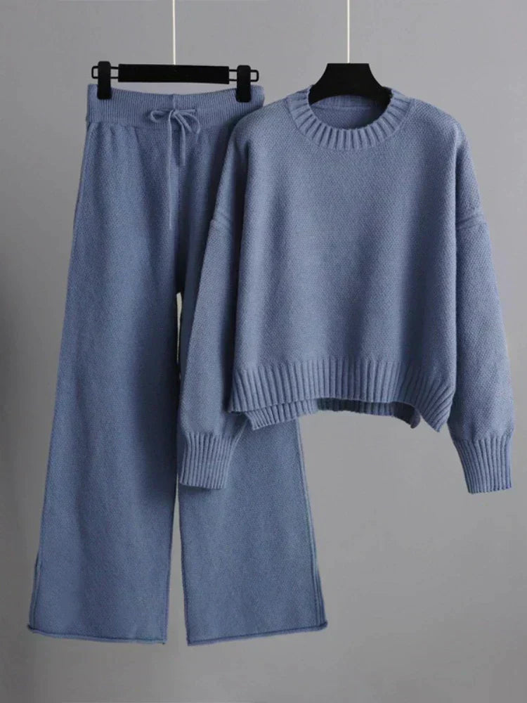 Robe élégante en tricot avec fermeture à cordon