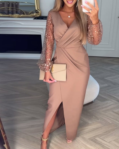 Robe de soirée élégante avec fente