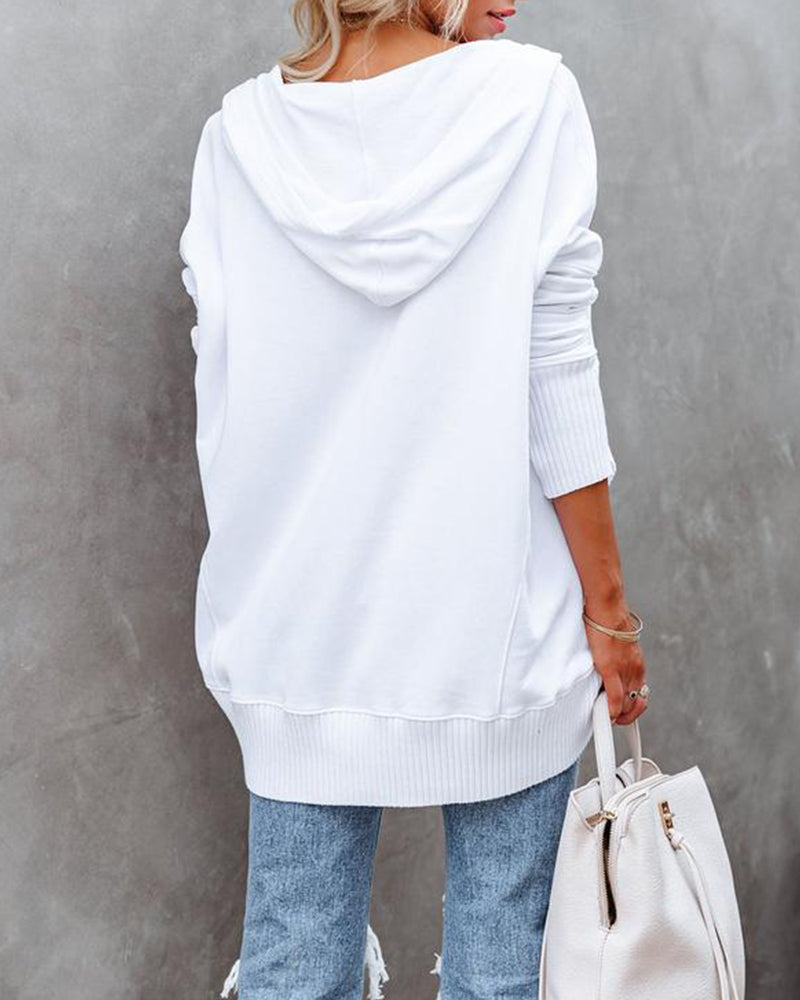 Lässiges Kleid mit Kapuze und V-Ausschnitt - IdealeKleiden