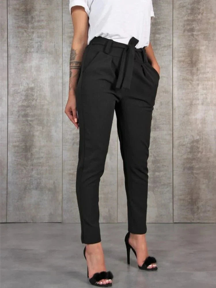 Pantalon élégant pour femme avec taille haute et ceinture
