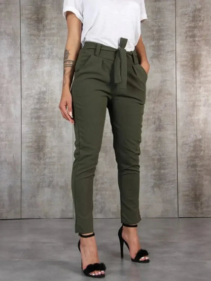 Pantalon élégant pour femme avec taille haute et ceinture