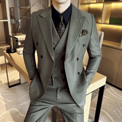 Costume homme élégant bureau
