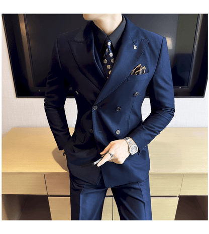 Costume homme élégant bureau