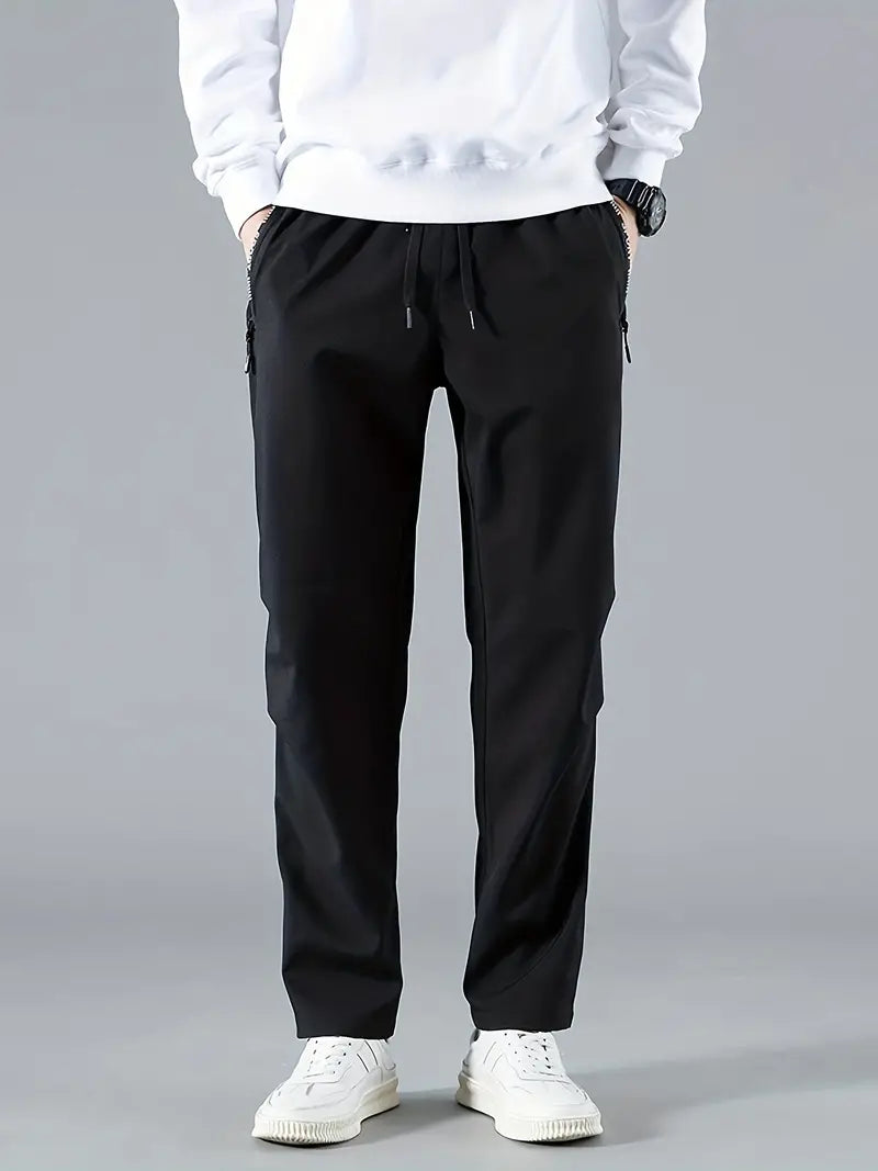 Lässige Herren-Hose mit Kordelzug und Logo-Print - IdealeKleiden