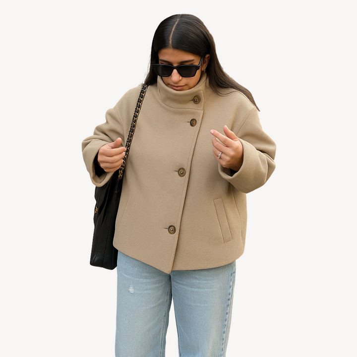 Manteau élégant pour femme avec boutons