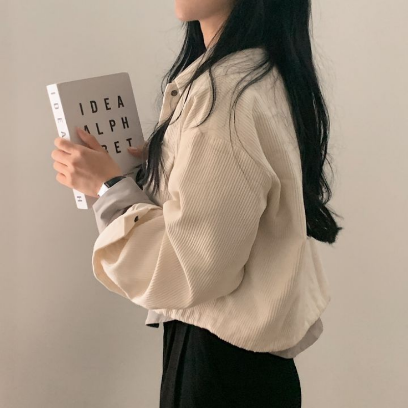 Kürzige Cordjacke Damen Modell - IdealeKleiden