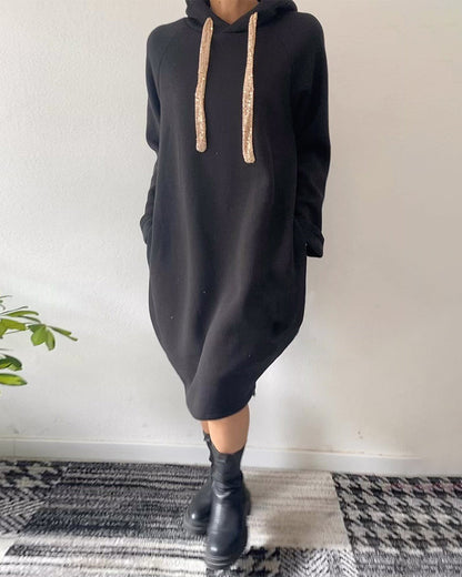 Robe à capuche simple et élégante