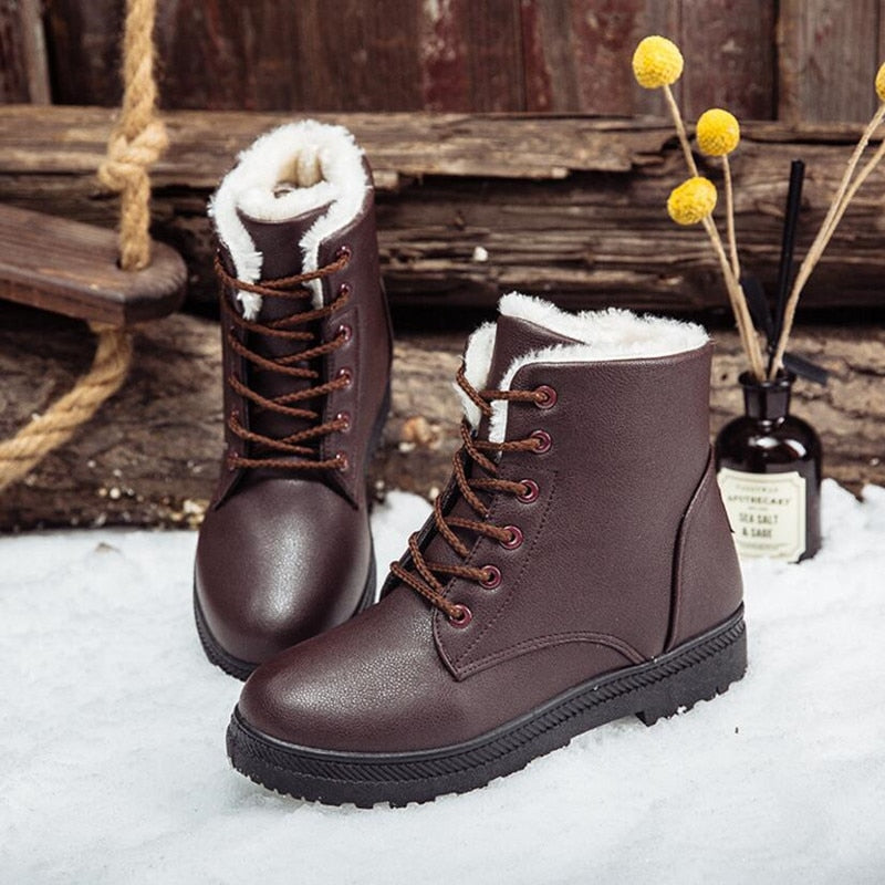 Bottes élégantes pour femme en cuir avec doublure intérieure