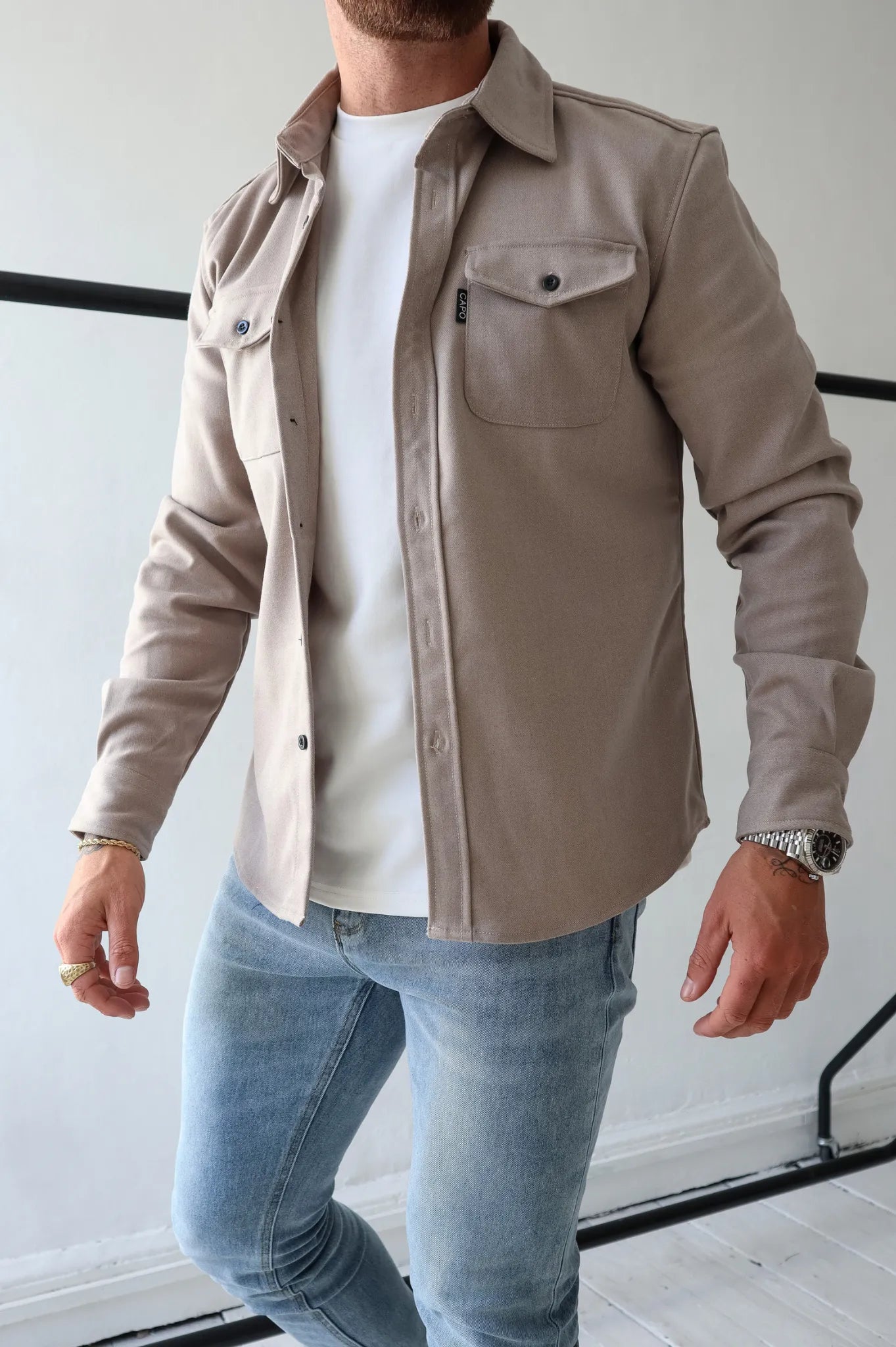 Veste élégante pour femme, style boutonné