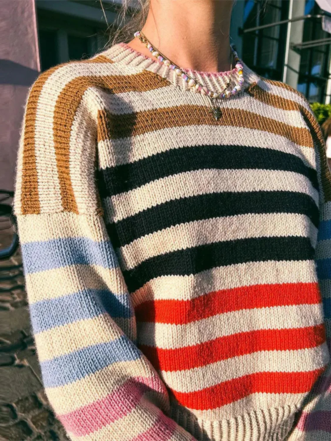 Pull rayé coloré col rond style vintage