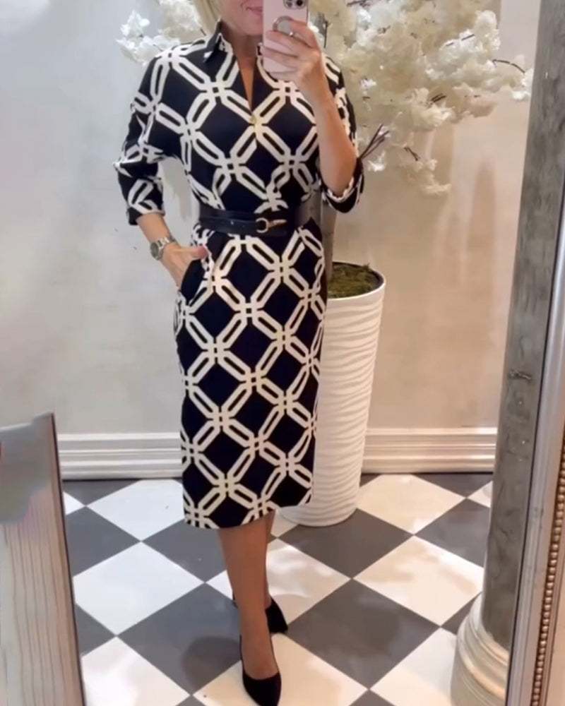 Robe à motif géométrique et fente latérale