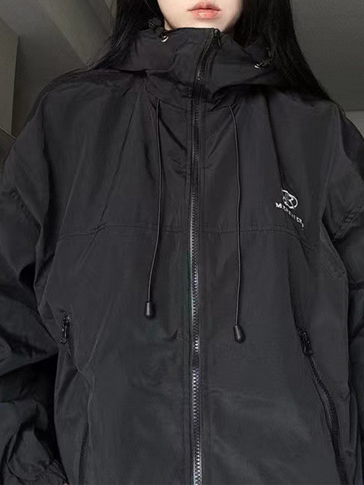 Veste de pluie noire rétro avec capuche