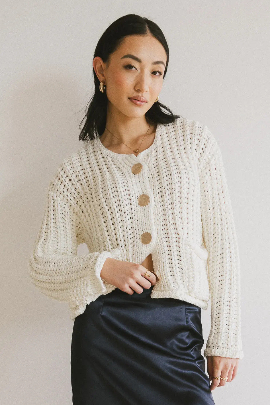 Cardigan élégant pour femme avec boutons et poches