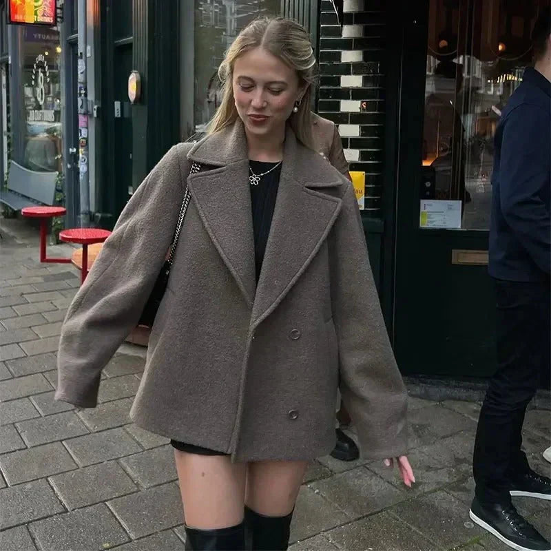 Élégant manteau pour femme avec col à revers