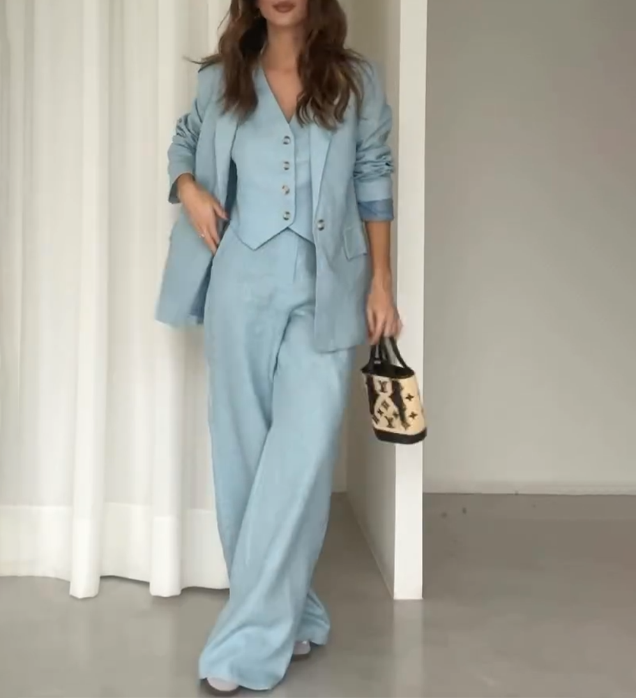 Tailleur-pantalon bleu élégant pour femme