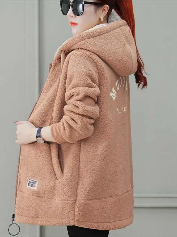 Manteau femme mi-long à capuche en polaire douce