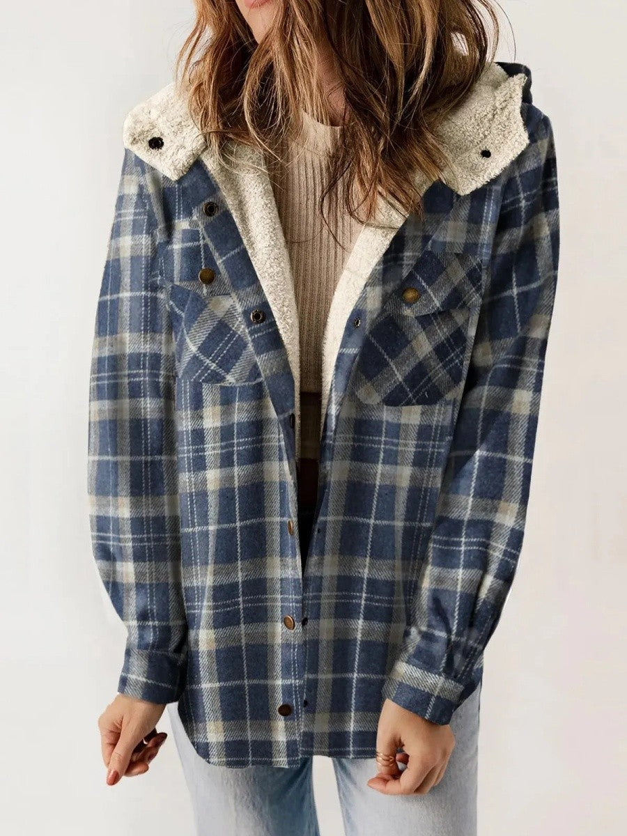 Doudoune femme, capuche, moderne, boutons