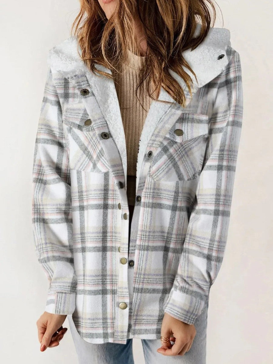 Doudoune femme, capuche, moderne, boutons