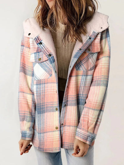 Doudoune femme, capuche, moderne, boutons
