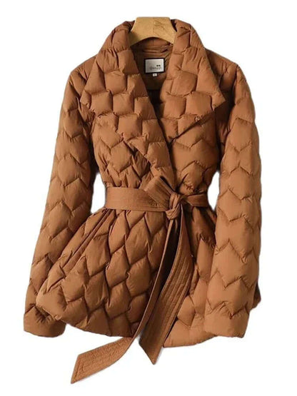 Doudoune femme mi-longue élégante avec ceinture