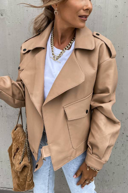 Blouson court style motard en cuir avec poches à revers