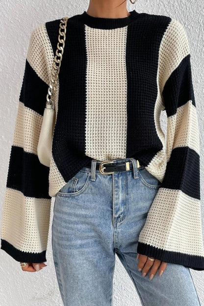 Vêtements élégants pour femmes | Pull à manches cloche avec rayures contrastantes