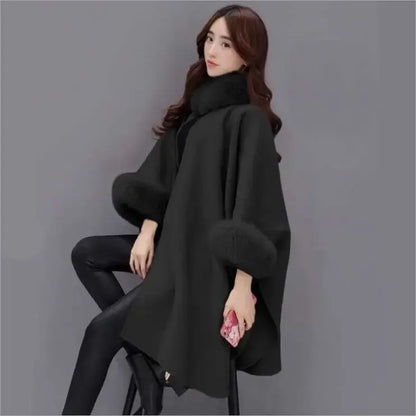Élégante veste cape pour femme avec bordure en fausse fourrure