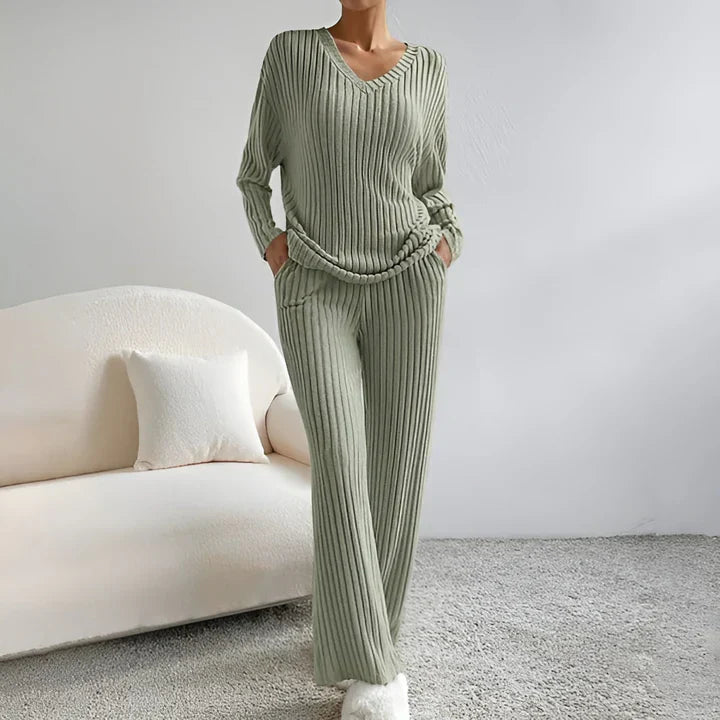 Isla – Ensemble pull en maille et col en V pour femme