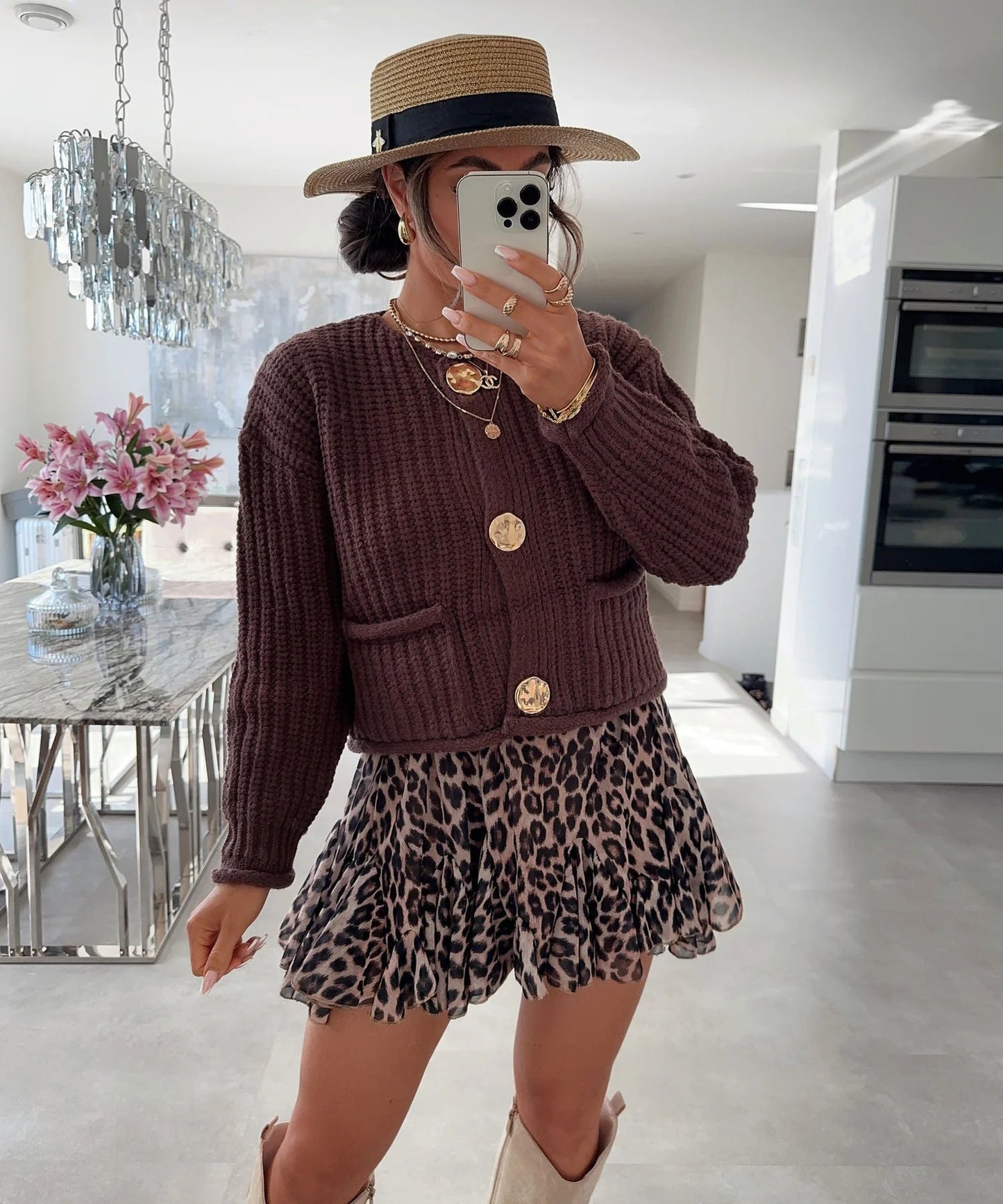 Cardigan élégant pour femme avec boutons et poches