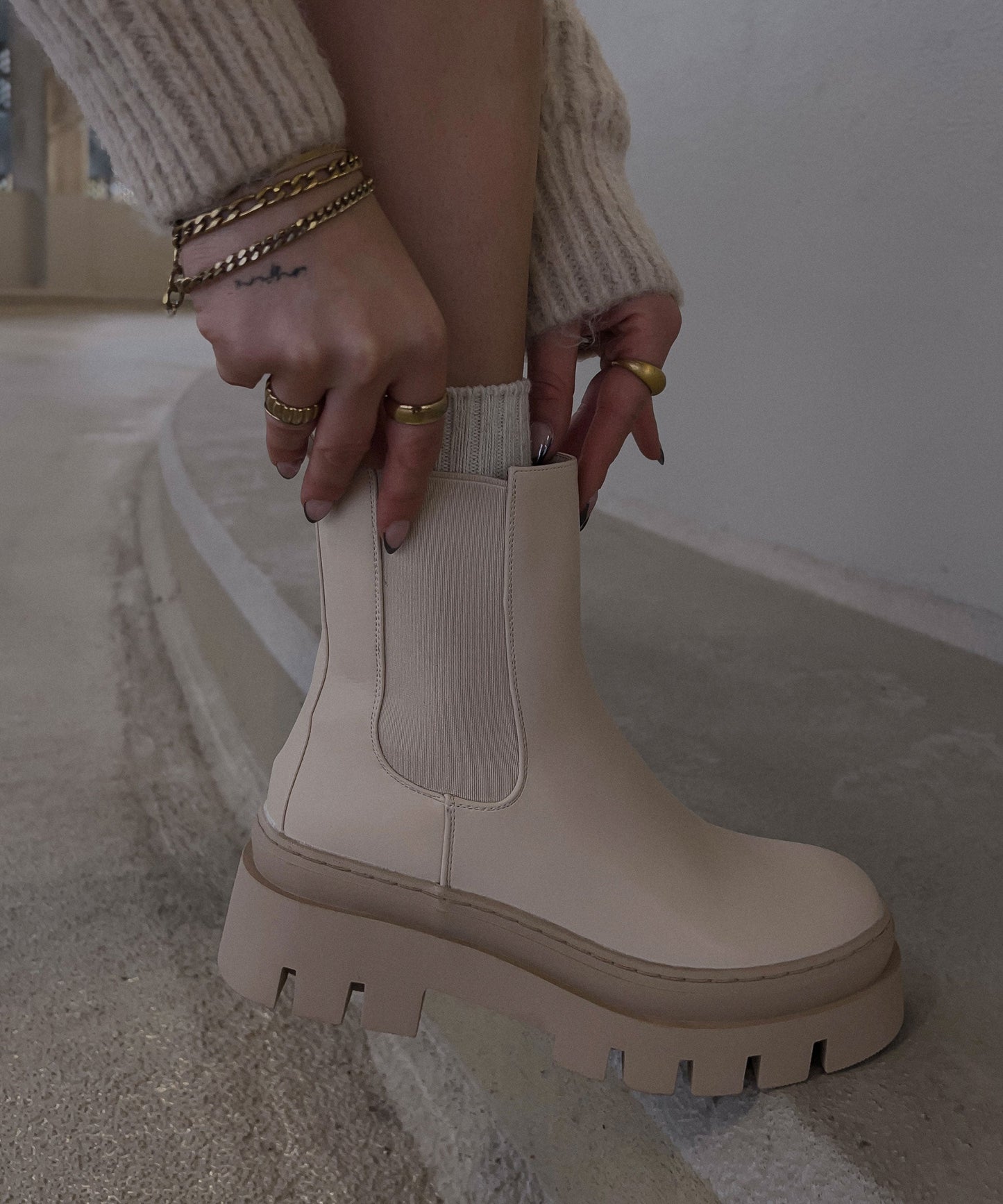 Kurze Stiefel Beige Damen - IdealeKleiden