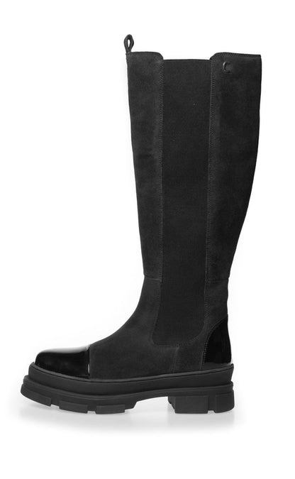 Bottes élégantes cuir marron classique