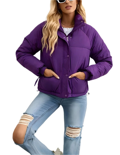 Doudoune matelassée chaude pour femme avec fermeture éclair et col montant → Veste d'hiver chaude isolée et moderne pour femme