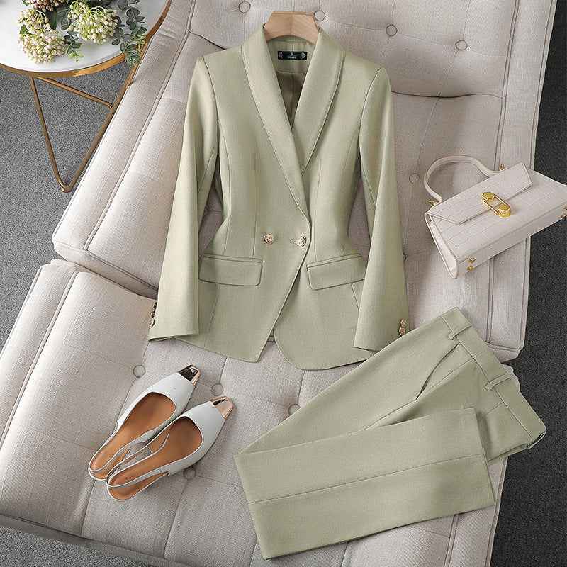 Tailleur-pantalon élégant pour femme