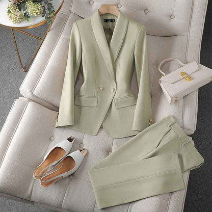 Tailleur-pantalon élégant pour femme