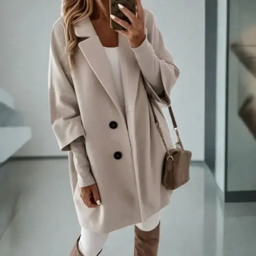 Manteau féminin élégant coupe ajustée
