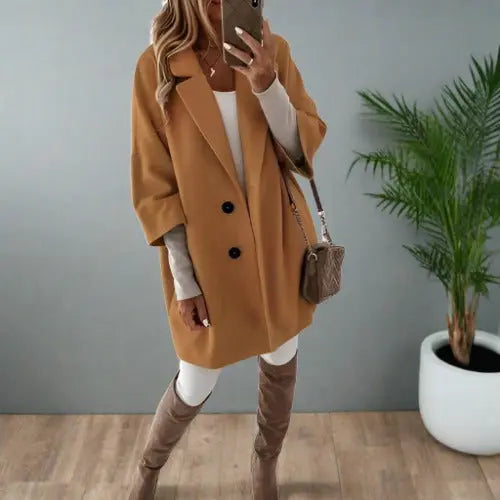 Manteau féminin élégant coupe ajustée
