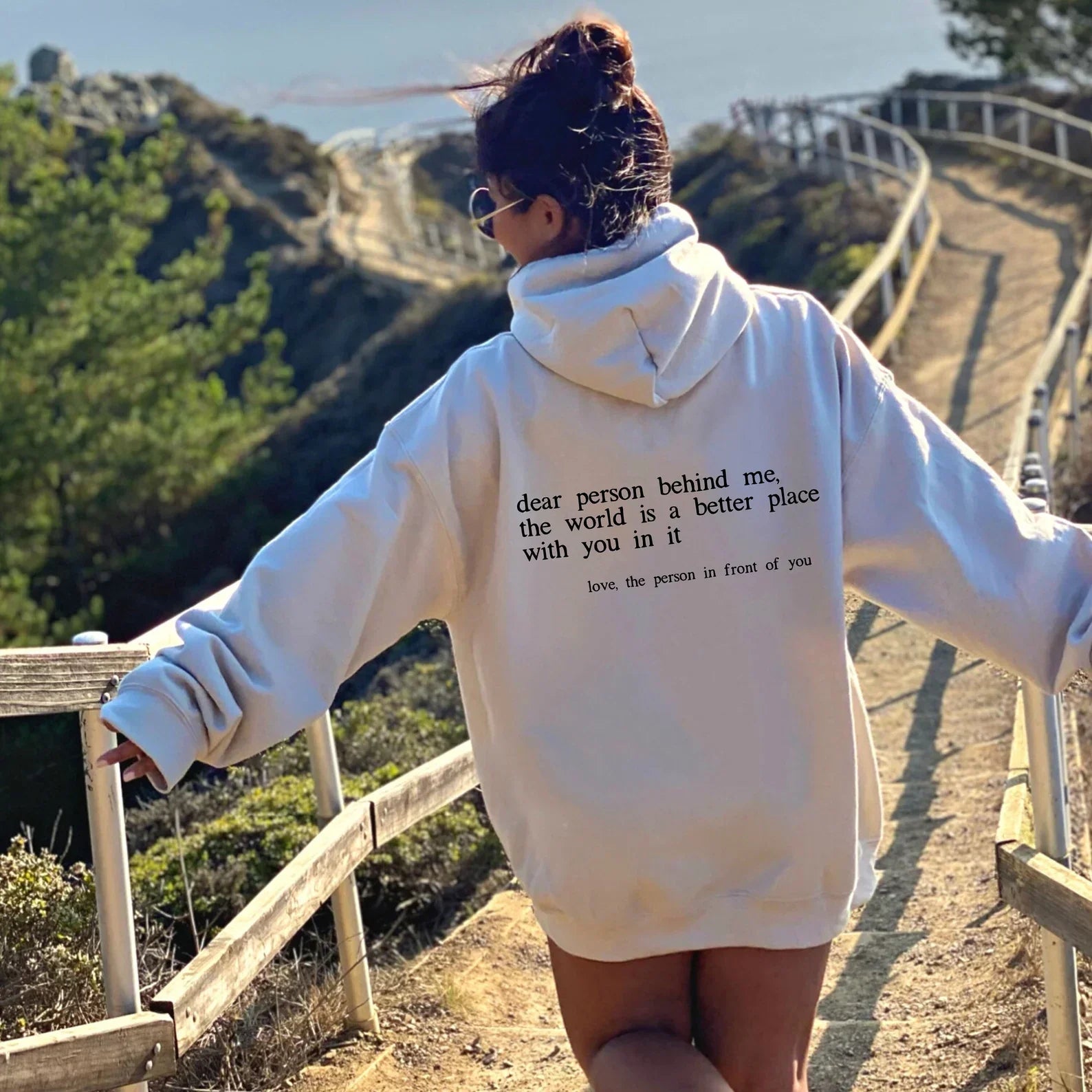 Modischer Hoodie mit Schriftzug Trendy Design - IdealeKleiden
