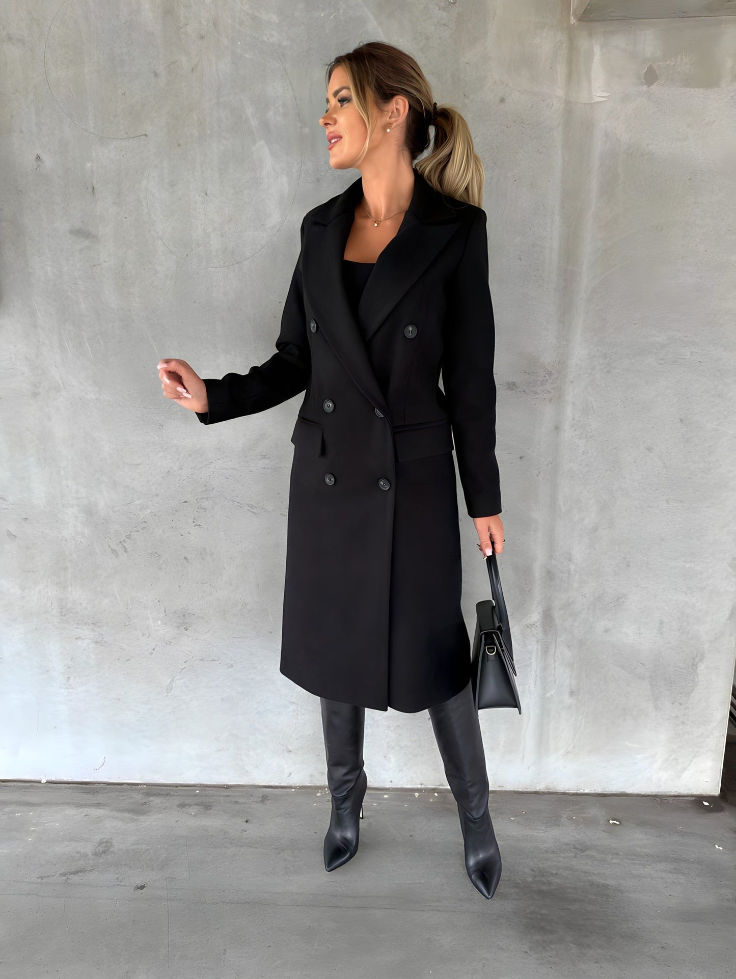 Manteau élégant en laine pour femme, long et cintré