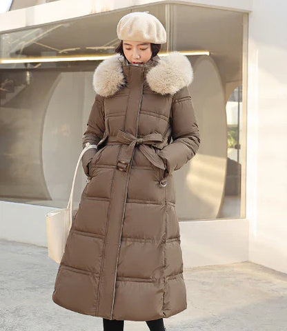 Manteau d'hiver élégant pour femme avec capuche