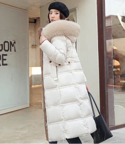 Manteau d'hiver élégant pour femme avec capuche