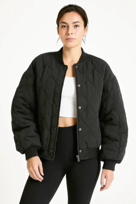 Doudoune matelassée coupe bomber moderne