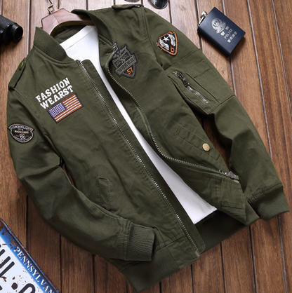 Veste militaire coupe élégante brodée fermeture éclair