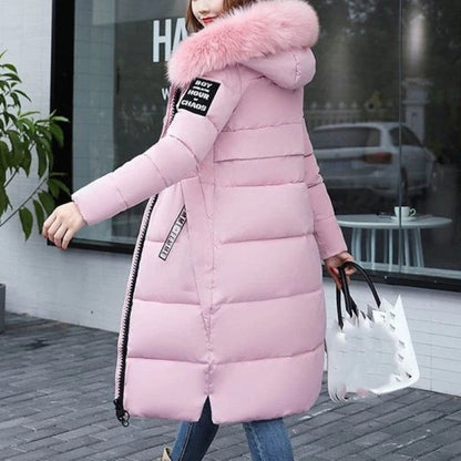 Manteau long pour femme avec col en fourrure design de luxe