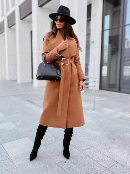 Élégant manteau long pour femme avec ceinture et boutons