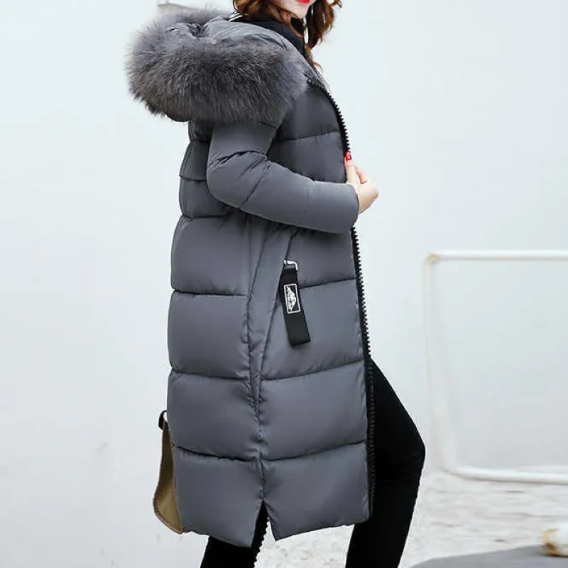 Manteau long pour femme avec col en fourrure design de luxe
